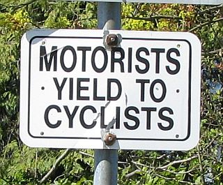 Motorists Yield to Cyclists